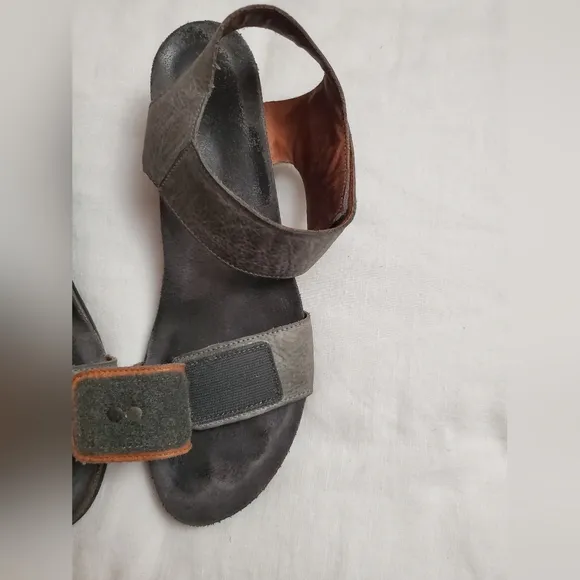 Taos Carousel 2 Grey Leather Wedge Open Toe Slingback Sandals Size EU 41 ● US 9