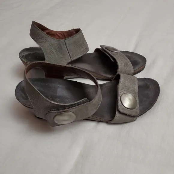 Taos Carousel 2 Grey Leather Wedge Open Toe Slingback Sandals Size EU 41 ● US 9
