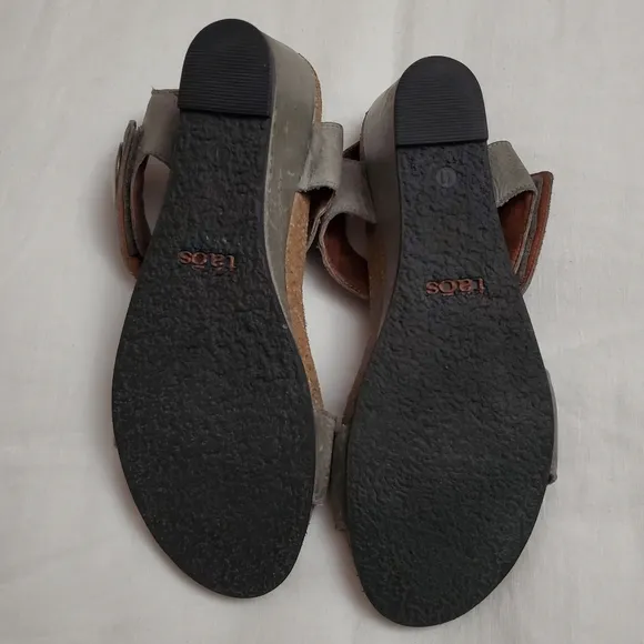 Taos Carousel 2 Grey Leather Wedge Open Toe Slingback Sandals Size EU 41 ● US 9