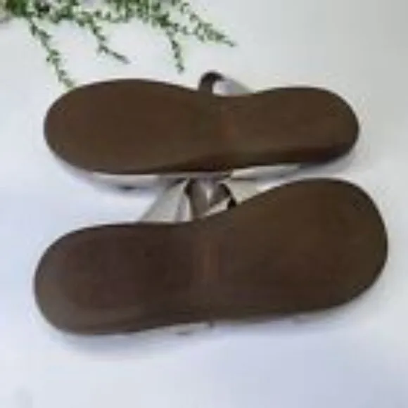 Taos Double U Leather Strappy Slide Sandals Size 9M in Silver Colorway