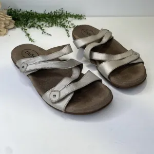 Taos Double U Leather Strappy Slide Sandals Size 9M in Silver Colorway