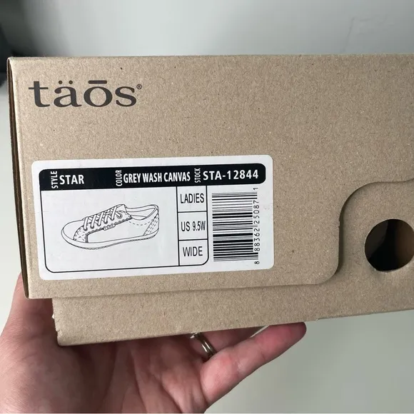 Taos Footwear Star Lace Up Tennis Shoes Size 9.5W Wide Grey Wash Canvas NIB NEW