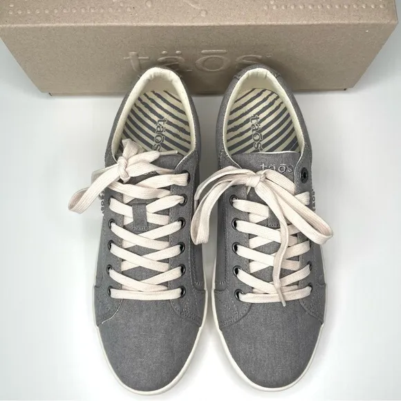 Taos Footwear Star Lace Up Tennis Shoes Size 9.5W Wide Grey Wash Canvas NIB NEW