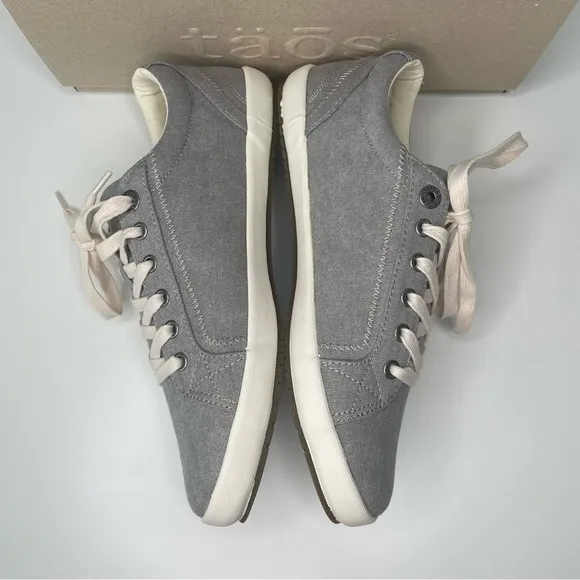 Taos Footwear Star Lace Up Tennis Shoes Size 9.5W Wide Grey Wash Canvas NIB NEW