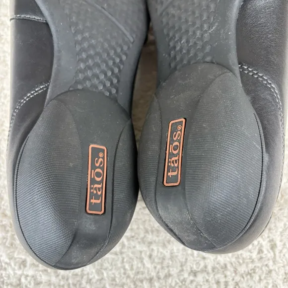 Taos Shoes Womens 8.5 Black Uppity Upp Slip On Leather Comfort Arch Loafers