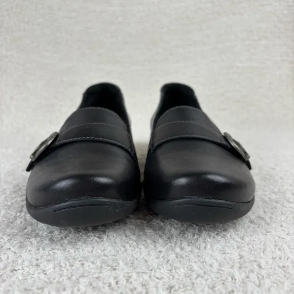 Taos Shoes Womens 8.5 Black Uppity Upp Slip On Leather Comfort Arch Loafers