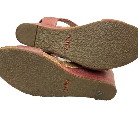 TAÖS Mauve Leather Wedge Sandals. Brass Detail 7