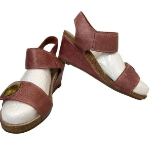TAÖS Mauve Leather Wedge Sandals. Brass Detail 7