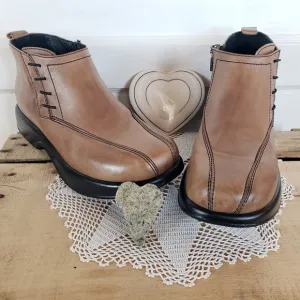 Taupe Dansko Chukka Chelsea Frankie Boots Ankle Clog Bootie Platform Boho 9.5-10