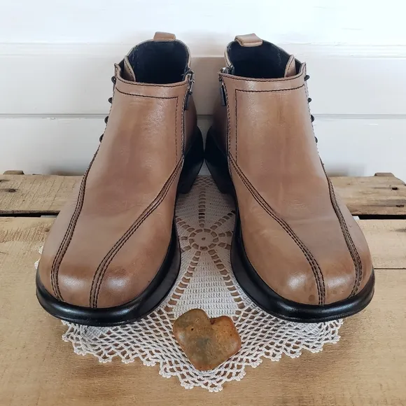 Taupe Dansko Chukka Chelsea Frankie Boots Ankle Clog Bootie Platform Boho 9.5-10