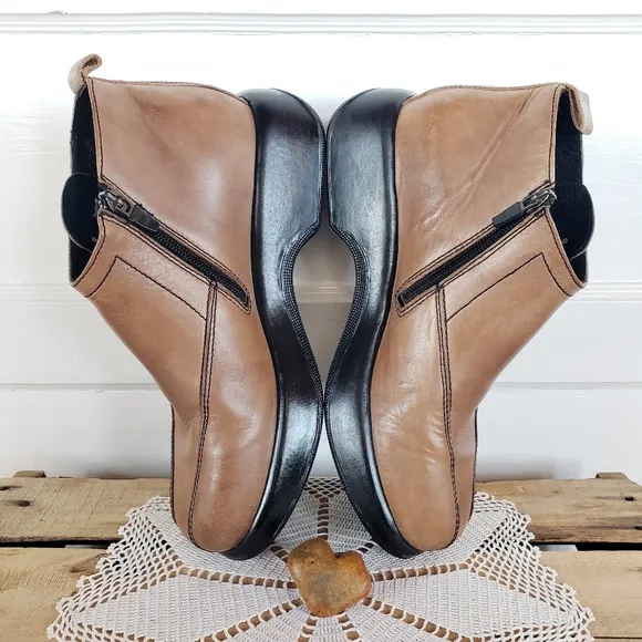 Taupe Dansko Chukka Chelsea Frankie Boots Ankle Clog Bootie Platform Boho 9.5-10