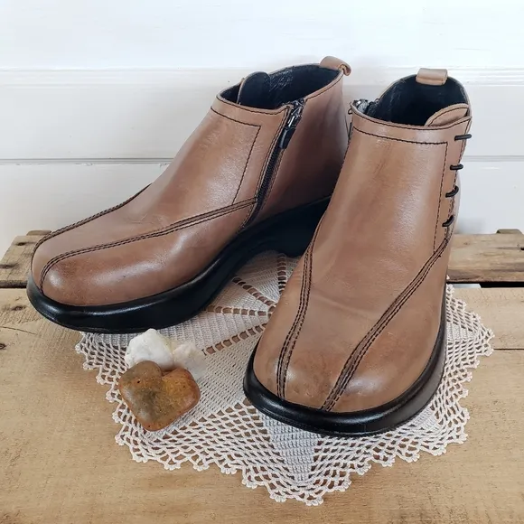 Taupe Dansko Chukka Chelsea Frankie Boots Ankle Clog Bootie Platform Boho 9.5-10