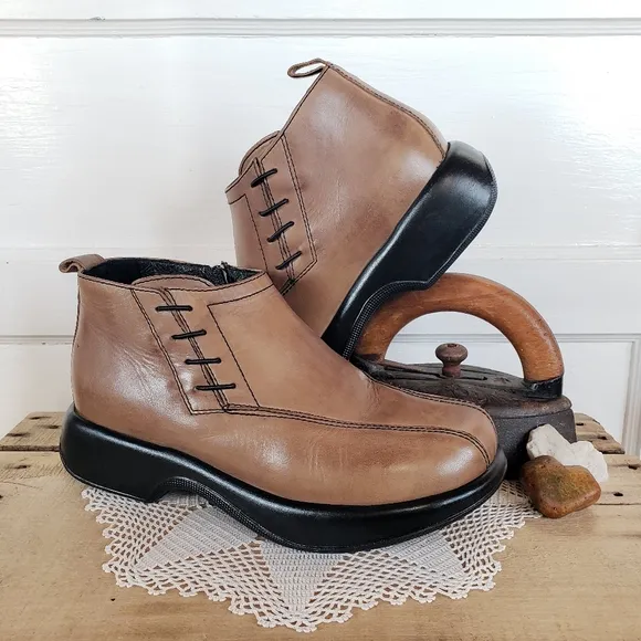 Taupe Dansko Chukka Chelsea Frankie Boots Ankle Clog Bootie Platform Boho 9.5-10