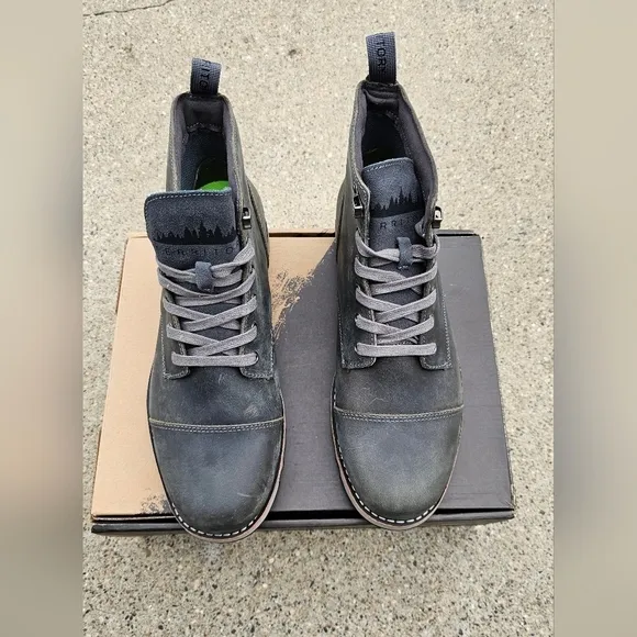 Territory zion lace up lug boots wide width Men's size 11.5 W
