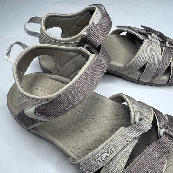 Teva Tirra Neutral Sandals size 7