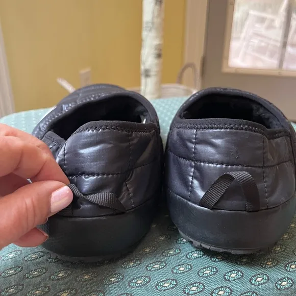 THE NORTH FACE Black Thermoball Traction Quilted Slip-On Mule Shoes Size 11