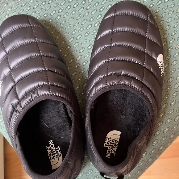 THE NORTH FACE Black Thermoball Traction Quilted Slip-On Mule Shoes Size 11
