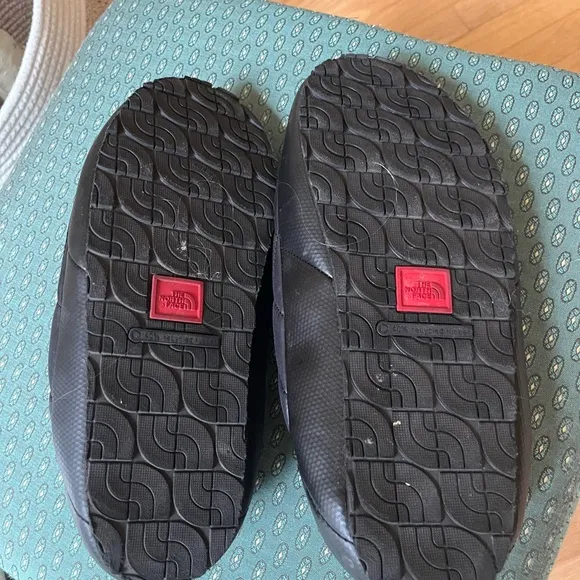 THE NORTH FACE Black Thermoball Traction Quilted Slip-On Mule Shoes Size 11