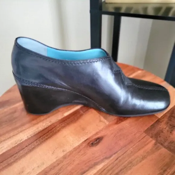 Thierry Rabotin Black Leather Slip-On  Cutout Wedge Shoes Size 7.5M
