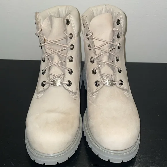 Timberland 6-Inch Premium Waterproof Boot.  Tan.  Size 9.5.