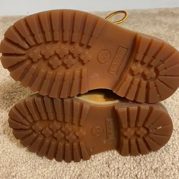 Timberland 6” wheat boots size 6 toddler.