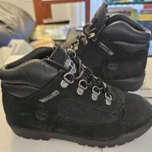 TIMBERLAND Boots Black Timberland Field Boots Unisex Kid's Size 1 LIKE NEW