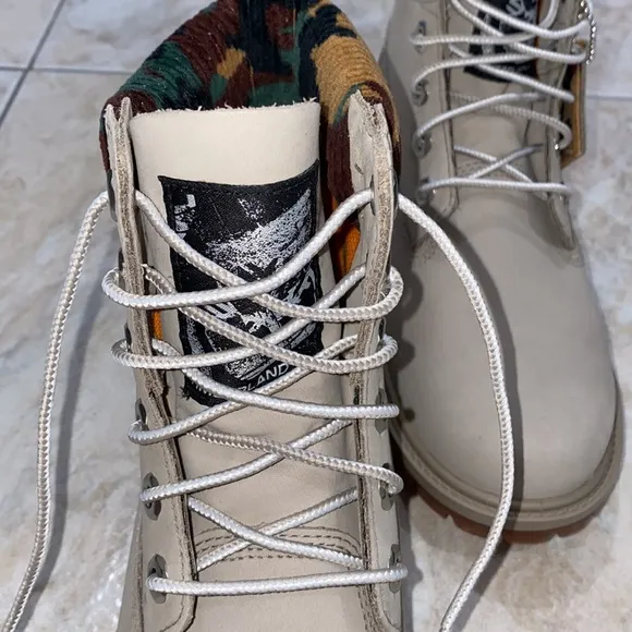Timberland Heritage 6-Inch Waterproof Boots Light Taupe Nubuck Camo, Women 6
