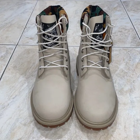 Timberland Heritage 6-Inch Waterproof Boots Light Taupe Nubuck Camo, Women 6