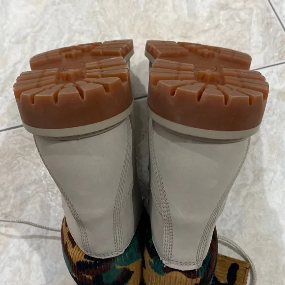 Timberland Heritage 6-Inch Waterproof Boots Light Taupe Nubuck Camo, Women 6