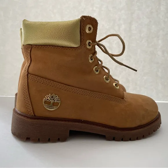 Timberland Kids Premiun 6” Lace Up Waterproof Boots (EUC), Size 3.5 Big Kids