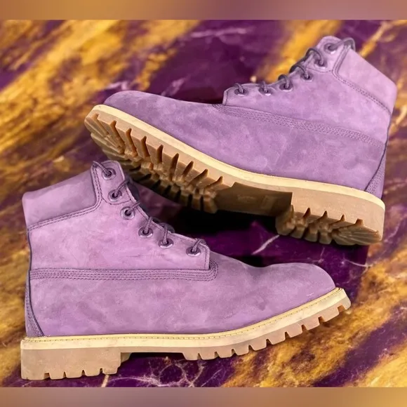 Timberland® Premium 6-Inch Lace-Up Waterproof Boot Women Size 8.5