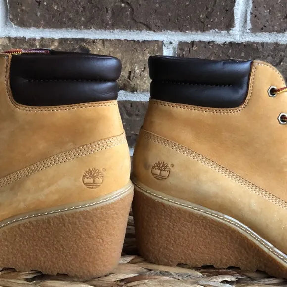 Timberland Women's Amston Wheat Nubuck Heeled Boots