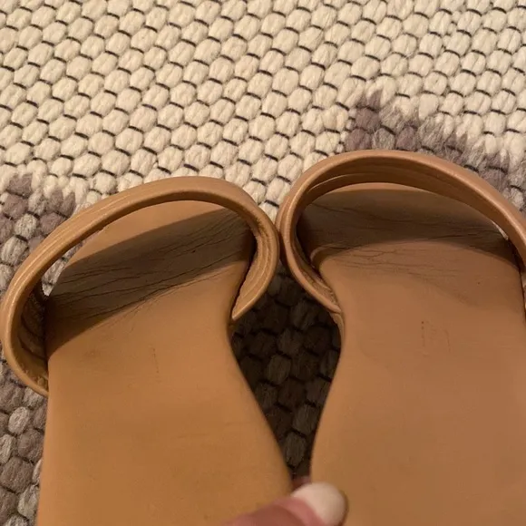 Tkees Caro Sandals/Flips in Pout SIZE 7