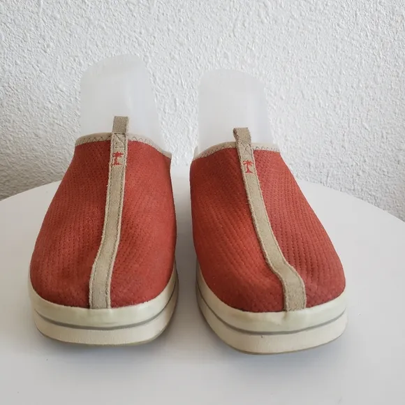 Tommy Bahama Island Cargo Spice  Red Suede Women Slip On Mules Clogs