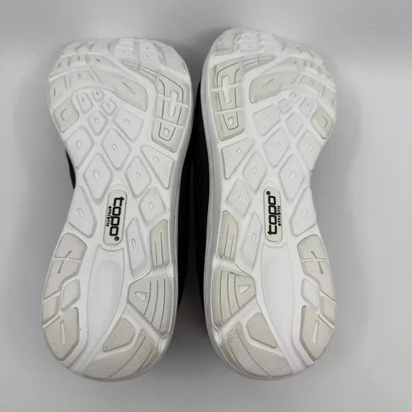Topo Athletic M-Vibe Active Recovery Shoes Mens 9 Black White Slip On Sneakers