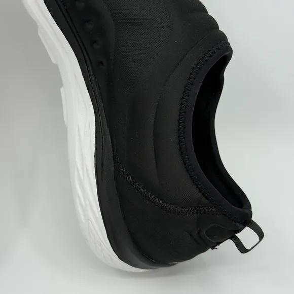Topo Athletic M-Vibe Active Recovery Shoes Mens 9 Black White Slip On Sneakers