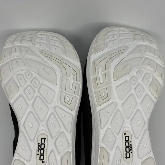 Topo Athletic M-Vibe Active Recovery Shoes Mens 9 Black White Slip On Sneakers