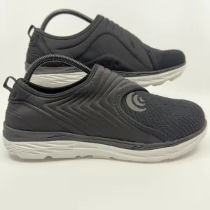 Topo Athletic M-Vibe Active Recovery Shoes Mens 9 Black White Slip On Sneakers
