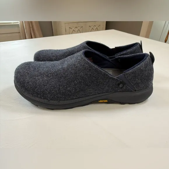 Topo Athletic Rekovr 2 charcoal gray men’s size 12 slip on