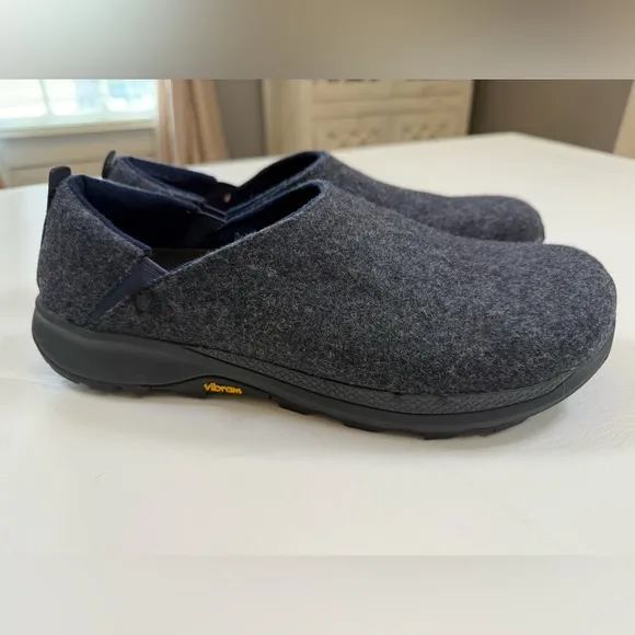 Topo Athletic Rekovr 2 charcoal gray men’s size 12 slip on