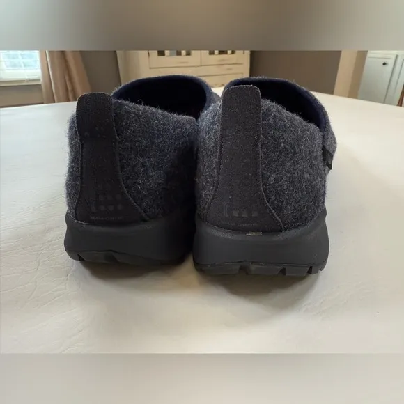 Topo Athletic Rekovr 2 charcoal gray men’s size 12 slip on