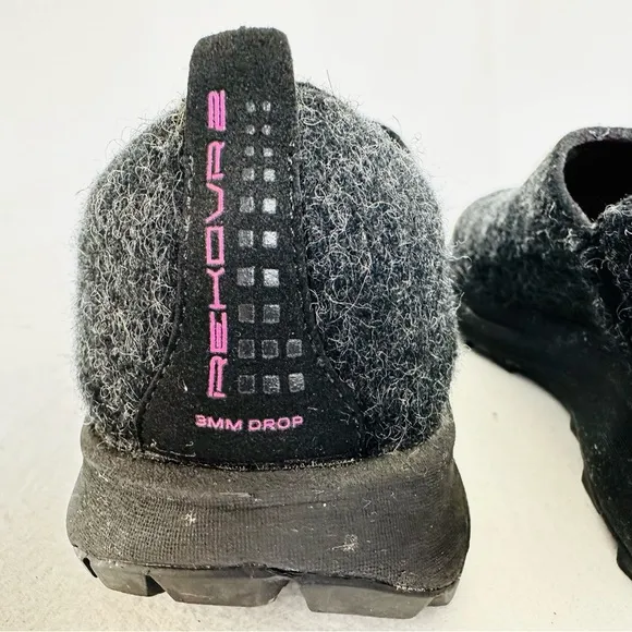 TOPO Women’s Rekovr 2 ORTHOLITE Charcoal Grey Slip-on Comfort shoes, Size 6.5