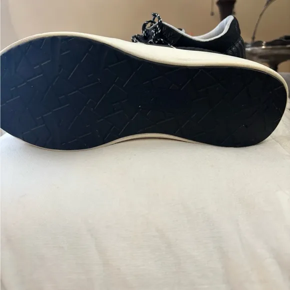 Traq by Alegria Black Sneakers with Breathable Mesh and Unique Lacing