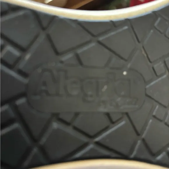 Traq by Alegria Black Sneakers with Breathable Mesh and Unique Lacing
