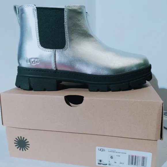 UGG Ashton Chelsea Leather Boot Girl (GS) Women's size 7.5 Big girl 6. New with