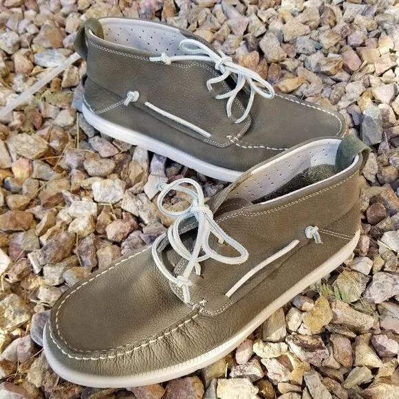 UGG Beach Moc Men's Leather Moccasin Boots in Moss Green Size 12 NEW