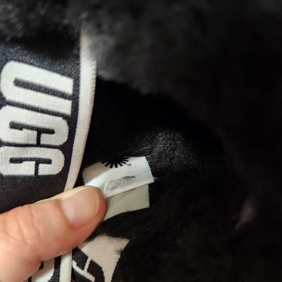 UGG/ Black Fluff Yeah Slide Sandals