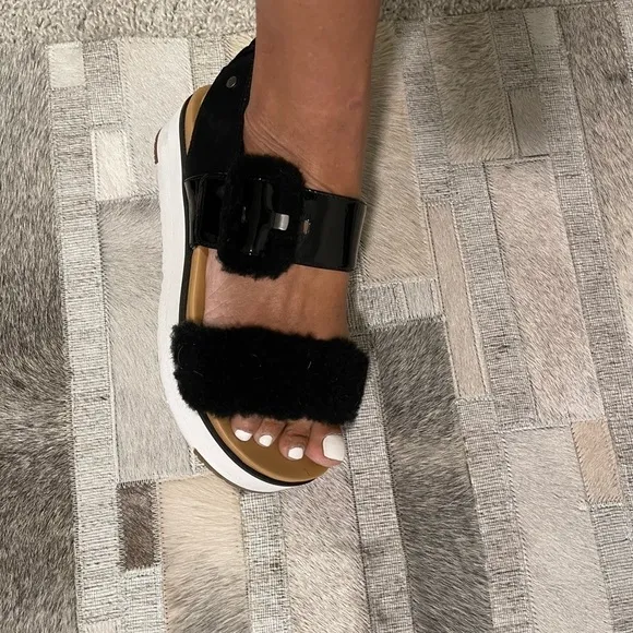 Ugg Black Patent &amp; Furry Sandals - Tread Lite