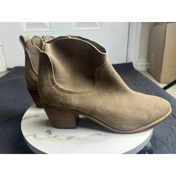 Ugg Kingsburg Suede Block Heal Chelsea Ankle Boots Western Chic SZ 10:Pre-Owned