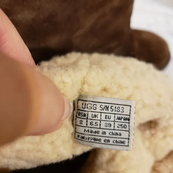 Ugg Kona Boots Size 8 chocolate brown